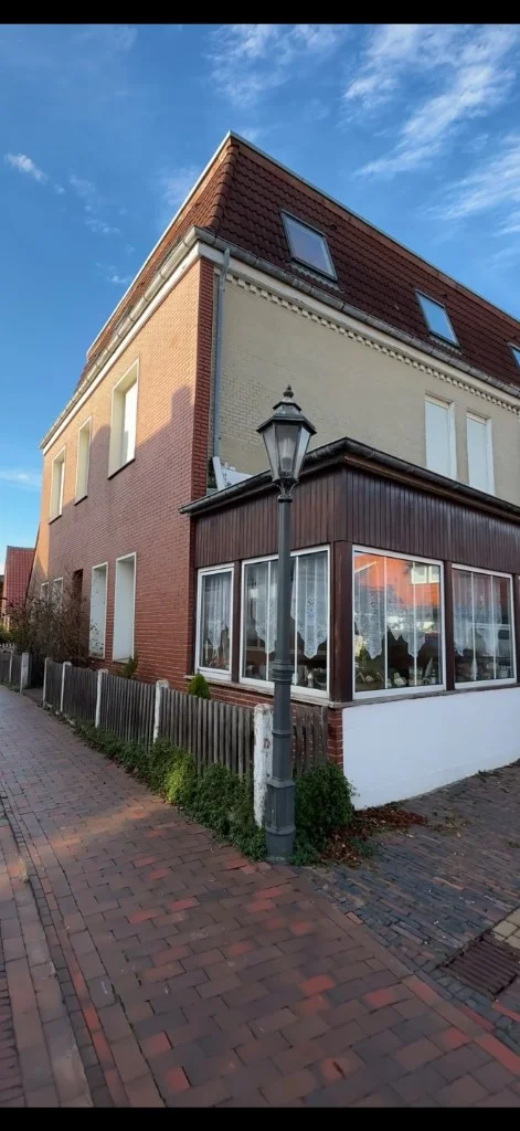 Die Vorderansicht des Süd5 mit Erker